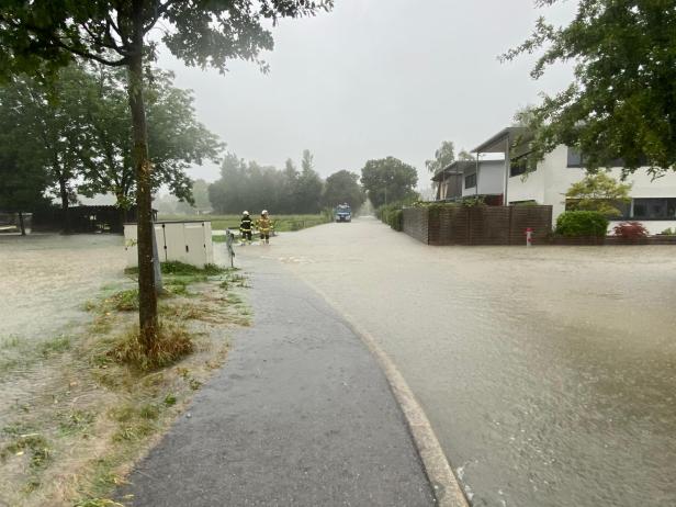 Jahrhundert-Hochwasser in Vorarlberg: Feuerwehr im Dauereinsatz