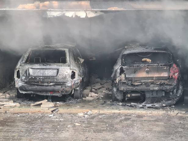 Hoher Sachschaden bei Garagenbrand in Gloggnitz