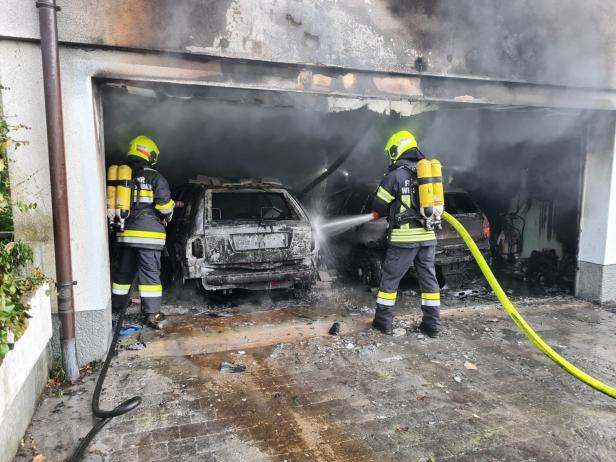 Hoher Sachschaden bei Garagenbrand in Gloggnitz