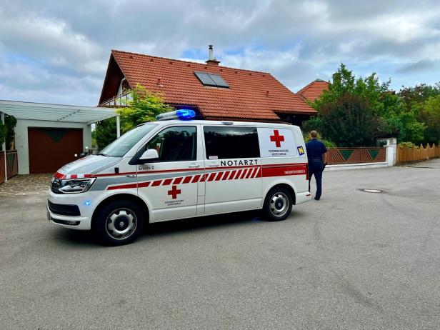 Mordalarm in Oberwaltersdorf: 57-jährige Frau in Seehaus erstochen