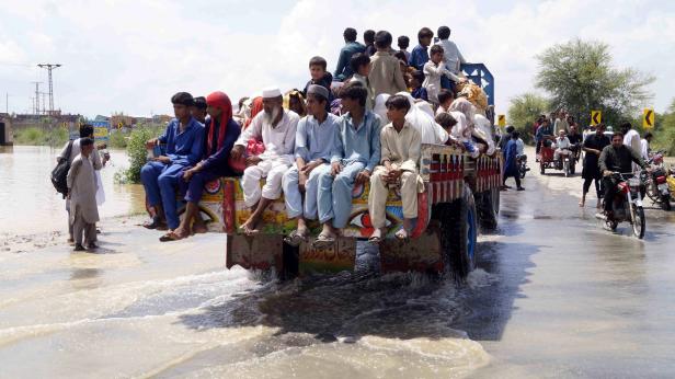 Pakistan evakuiert Tausende wegen Überschwemmungen