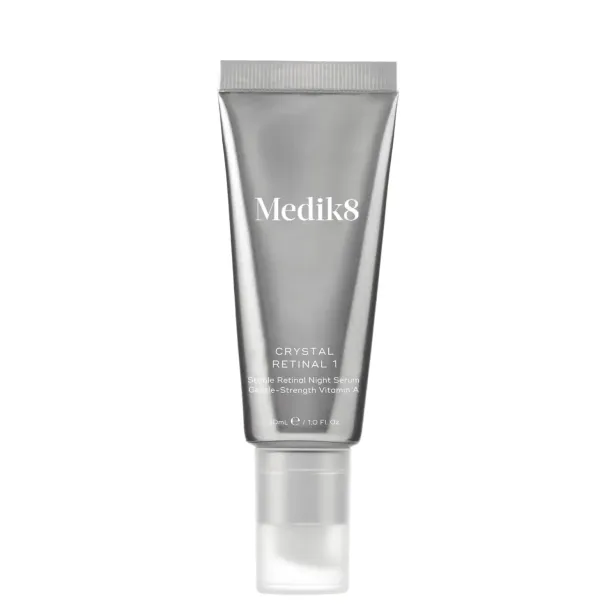 Eine Tube „Medik8 Crystal Retinal 1“ Nachtserum mit milder Stärke und Vitamin A.