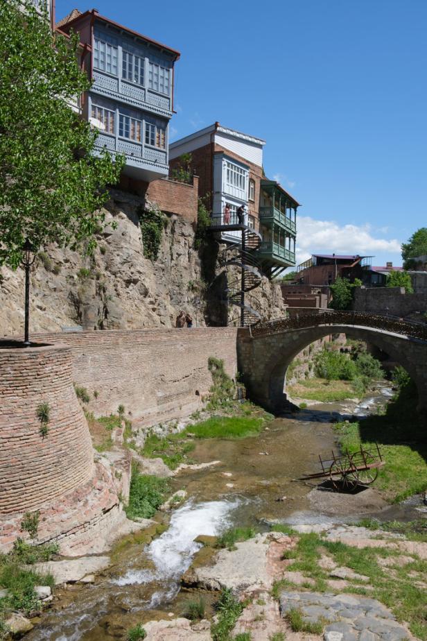Tiflis: Eine Stadt geboren aus heißen Quellen