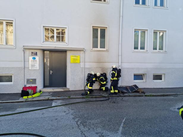 Brand in St. Pölten: 13 Bewohner von der Feuerwehr gerettet