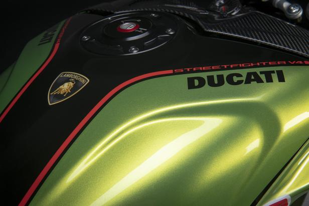 Eine Ducati wie ein Supersportwagen von Lamborghini