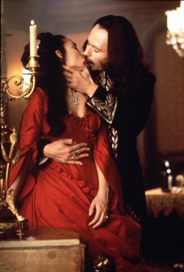 Gary Oldman und Winona Ryder in einer Szene aus dem Film „Bram Stoker's Dracula“.