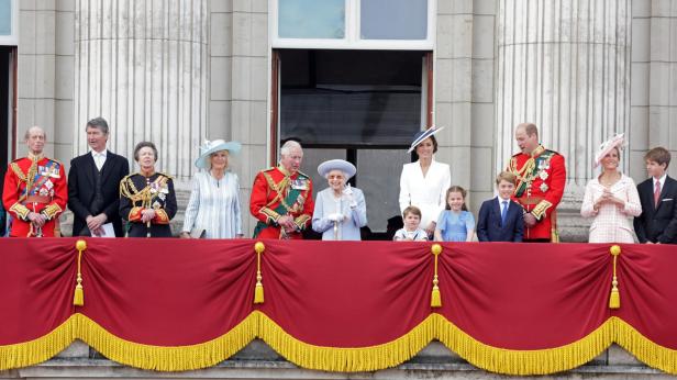Die britische Königsfamilie auf dem Balkon des Buckingham Palace.