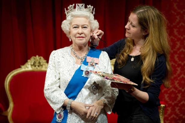 Elizabeth II: Eine Königin der Millionen Bilder