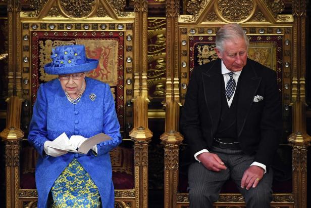 King Charles und Queen Camilla: Vom Skandal- zum Königspaar