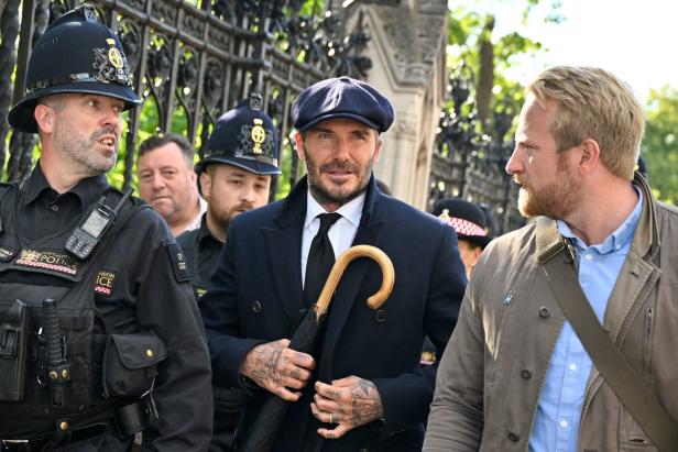 Von Beckham bis Osbourne: Welche Stars sich für die Queen anstellen