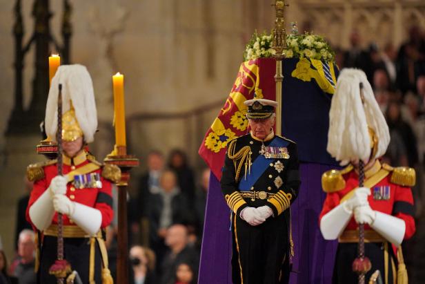 Westminster Hall: Kinder der Queen hielten Totenwache am Sarg