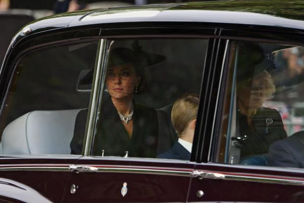Beerdigung der Queen: In diesen Outfits zollten die Gäste Respekt