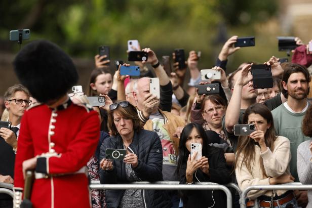 Trauernde fielen beim Abschied von Queen um