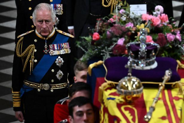 Die emotionalsten Bilder der letzten Reise von Queen Elizabeth II