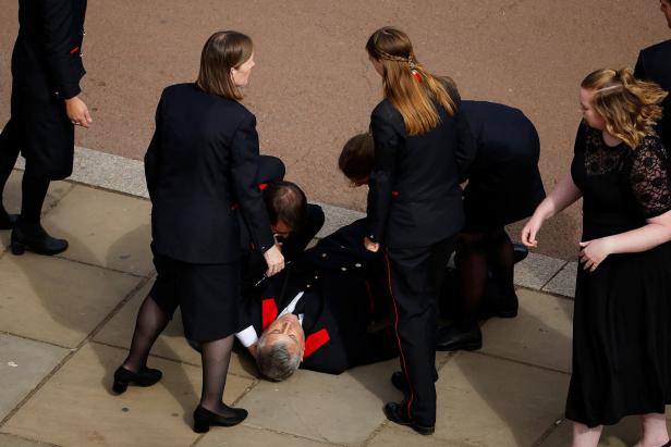 Trauernde fielen beim Abschied von Queen um