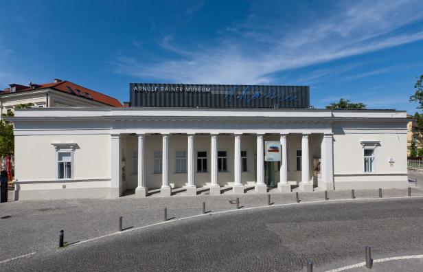 Das Arnulf Rainer Museum in Wien mit seiner klassizistischen Fassade.
