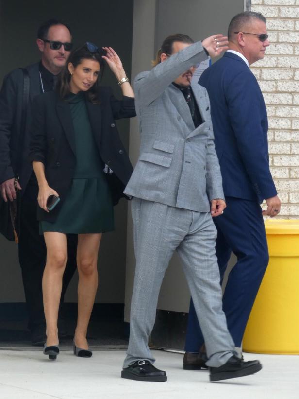 "Es ist ernst": Johnny Depps neue Freundin ist Amal-Clooney-Doppelgängerin