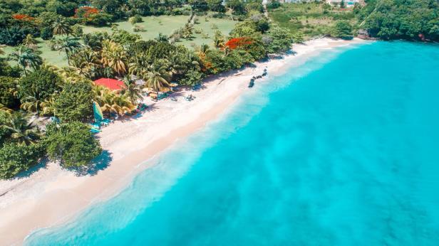 Unbekannte Karibik-Perlen: Diese 5 Traum-Inseln gehören auf jede Bucket-List