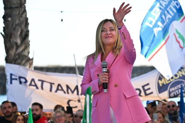 Italien: Mitte-Rechts-Block siegt, Meloni stellt Führungsanspruch