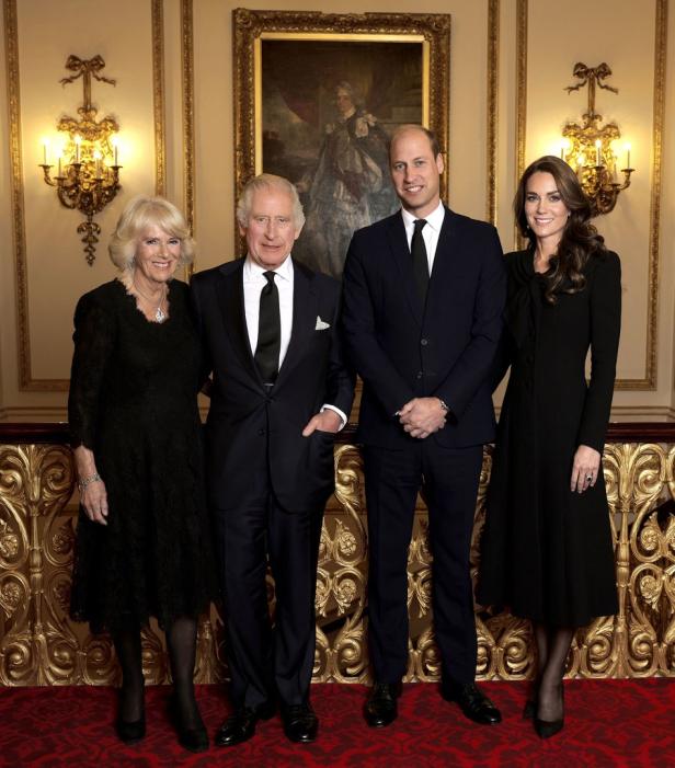 Königsgemahlin Camilla, König Charles III, Prinz William und Prinzessin Kate