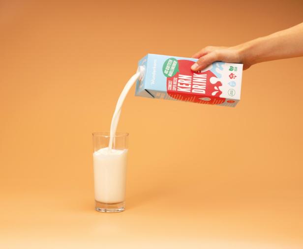 Neuheit: Österreichisches Start-up verkauft Milch aus Marillenkernen