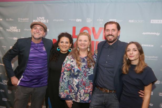 Großer Rummel um Callboy Thomas Stipsits: "Love Machine 2" feierte Premiere