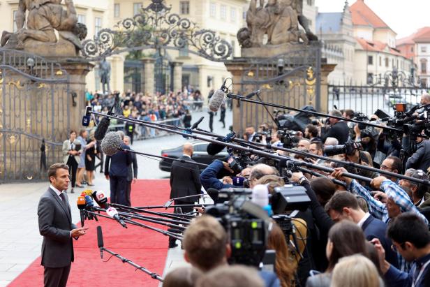 Was es mit Macrons europäischem Mega-Gipfel in Prag auf sich hat