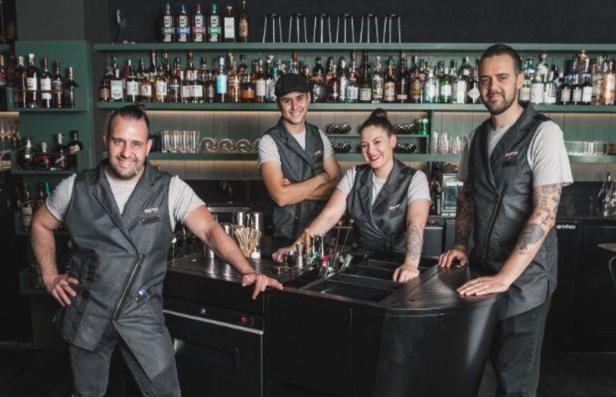 Das Team der Bar Sips in Barcelona.