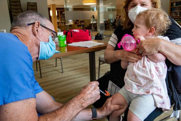 Covid-Impfung für Kinder ab 6 Monaten zugelassen: Wer soll sie bekommen?