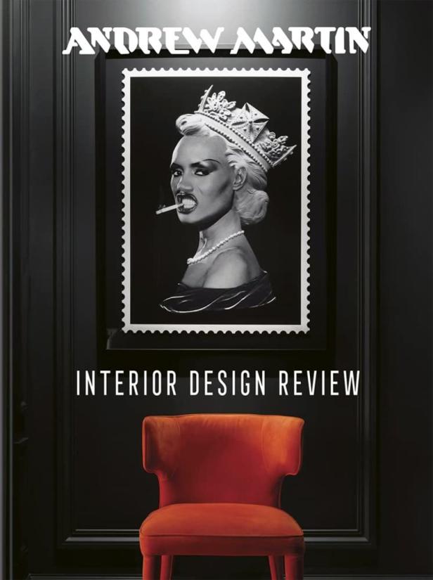 Das Cover von „Andrew Martin Interior Design Review“ zeigt ein Porträt von Grace Jones mit Krone und Zigarette.