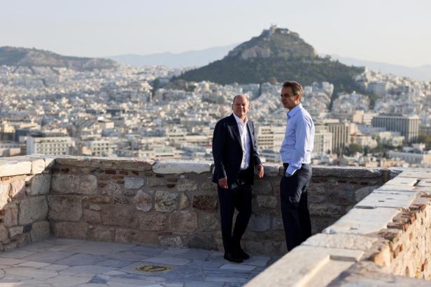 Greek PM Mitsotakis and German Chancellor Scholz meet in Athens