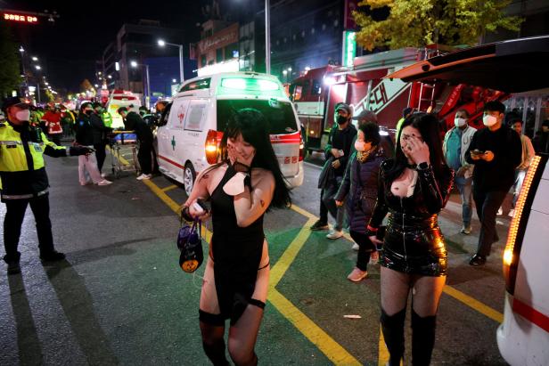 Massenpanik bei Halloween-Feiern in Seoul: Anzahl der Toten steigt auf 153