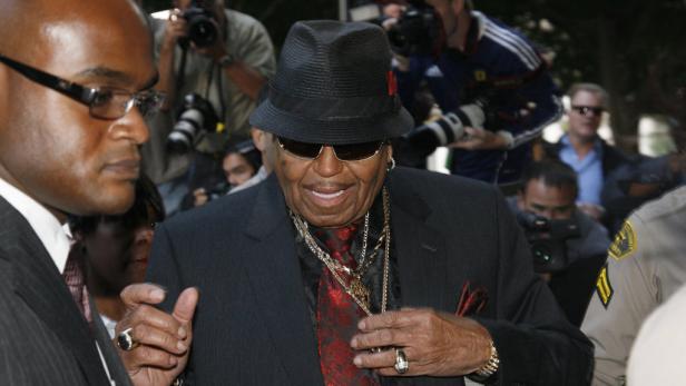 Viele Fans des verstorbenen Michael Jackson haben sich bereits vor dem Prozess ihr Urteil gebildet.