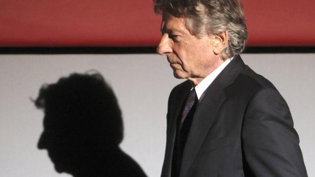 Roman Polanski bei seiner Ehrung in Zürich (im Hintergrund die Festivaldirektoren Karl Spoerri und Nadja Schildknecht).