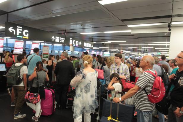 Flughafen Wien: Millionenschaden durch Datenpanne