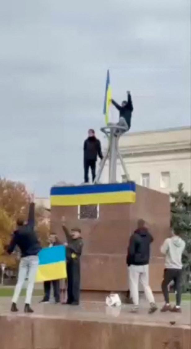 Ukrainer feiern in Cherson: Siegesansprache von Selenskyj