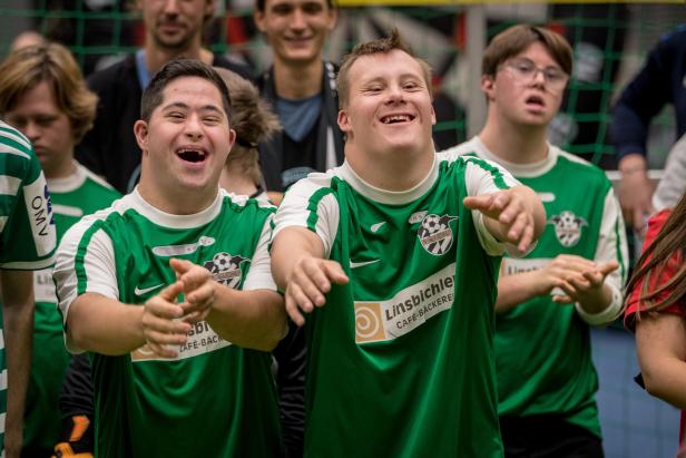 Hallenfußballturnier für Menschen mit Behinderungen feiert in St. Pölten Comeback