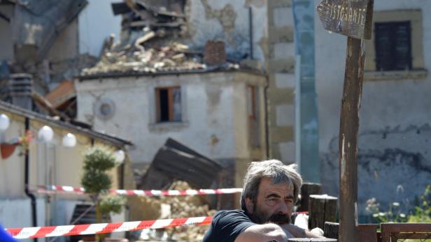 Italien-Erdbeben: Noch immer werden Leichen geborgen
