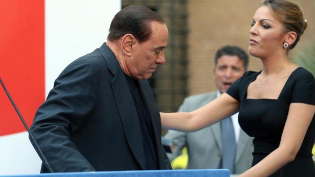 Sommerhochzeit für Berlusconi & junge Geliebte