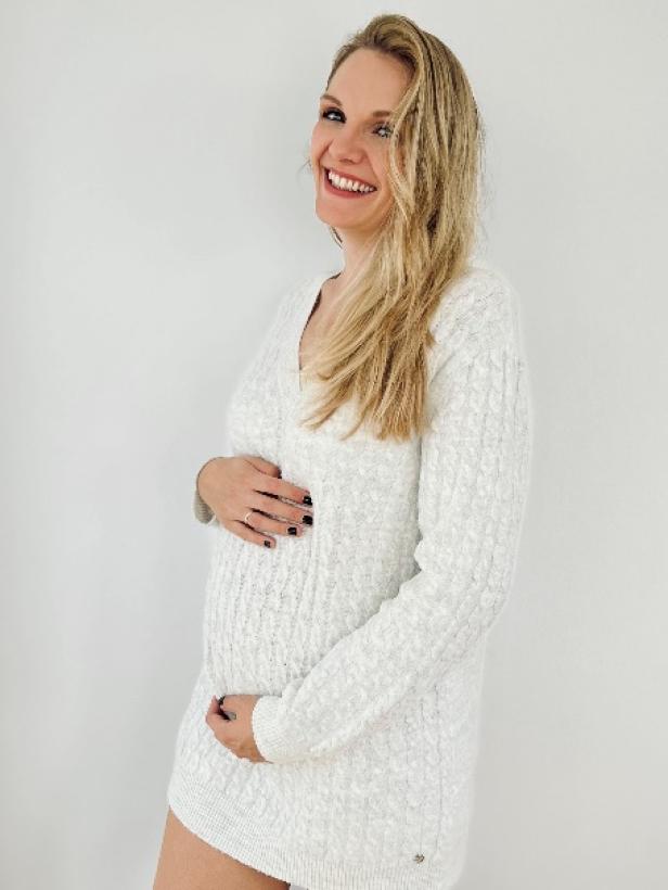 Ö3-Wecker-Moderatorin Lisa Hotwagner geht in Babypause