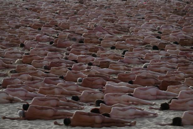 Spencer Tunick nude Sydney Bondi Beach  installation