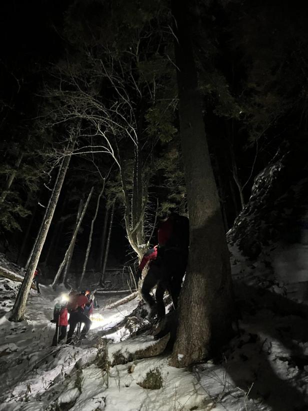 Winter in den Bergen: Nächtliche Rettungsaktion auf der Rax