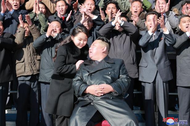 Nordkoreas Diktator Kim zeigt erneut seine "geliebte Tochter"