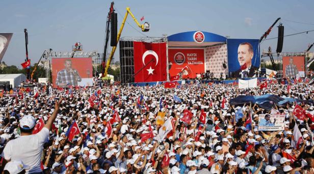Türkische Regierung droht mit Einsatz der Armee
