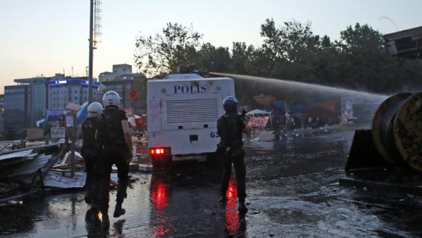 Türkische Regierung droht mit Einsatz der Armee