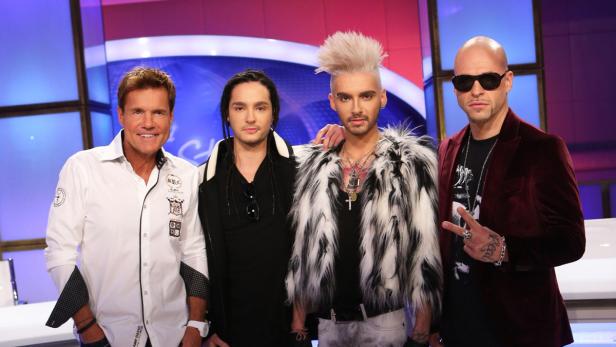 dsds jury Dieter Bohlen und die Band Tokio Hotel posieren für ein Foto.