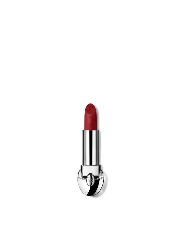 Ein roter Lippenstift mit silberner Hülle vor einem weißen Hintergrund.