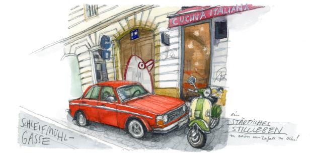 Ein rotes Auto und ein Motorroller stehen vor einem italienischen Restaurant in der Schleifmühlgasse.