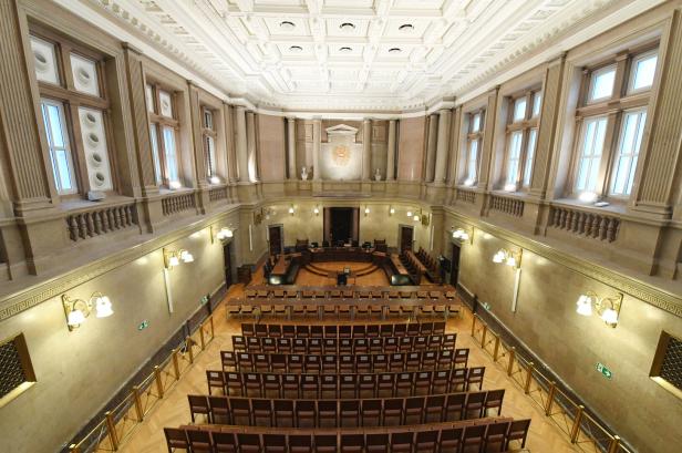 THEMENBILD: GROSSER SCHWURGERICHTSSAAL IM WIENER LANDESGERICHT