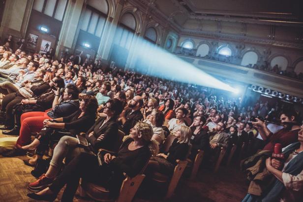 Vorhang auf: Stadtsaal Wien leitet das neue Jahr mit neuem Programm ein